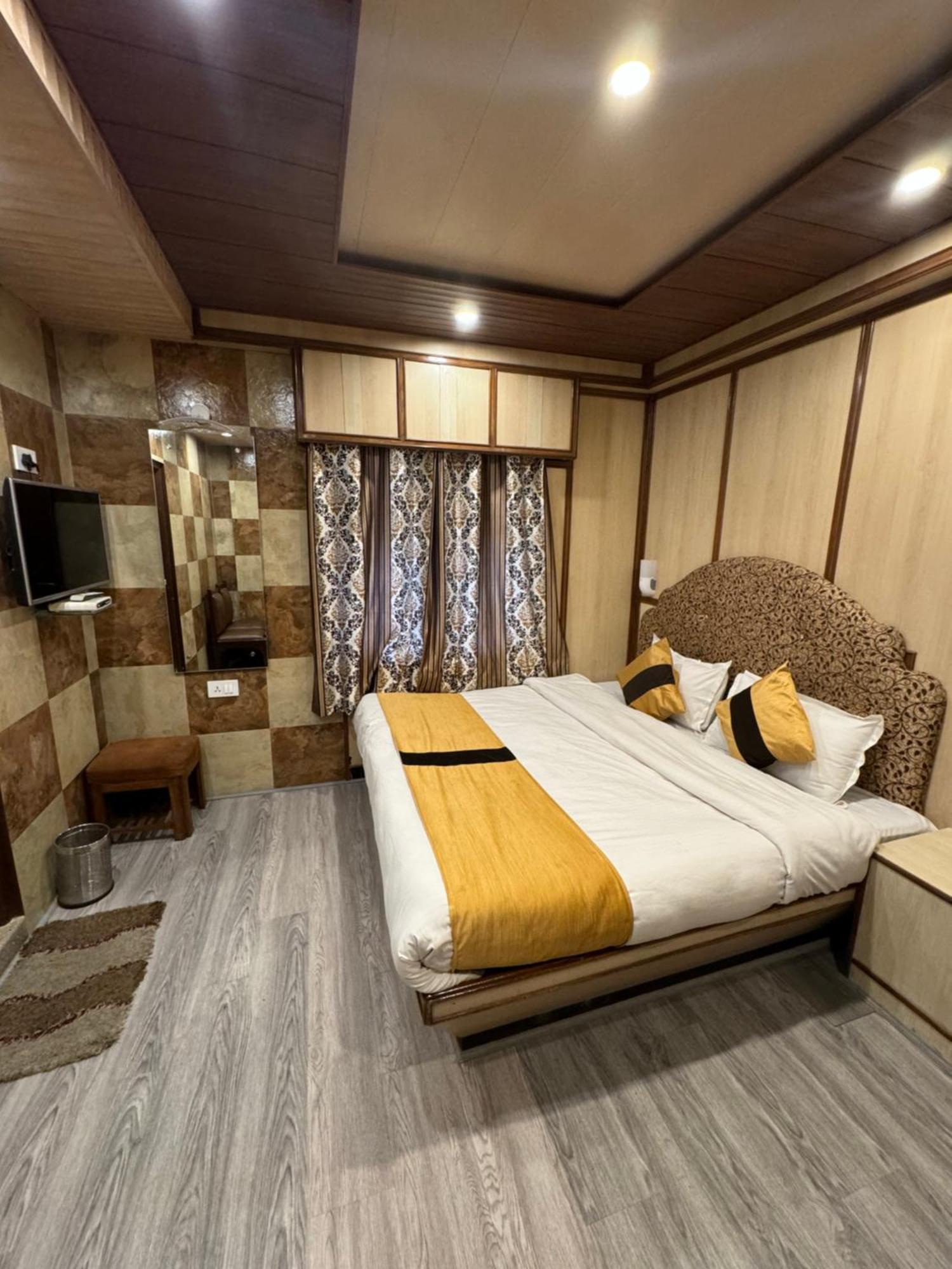 Hotel Victory Шимла Екстериор снимка