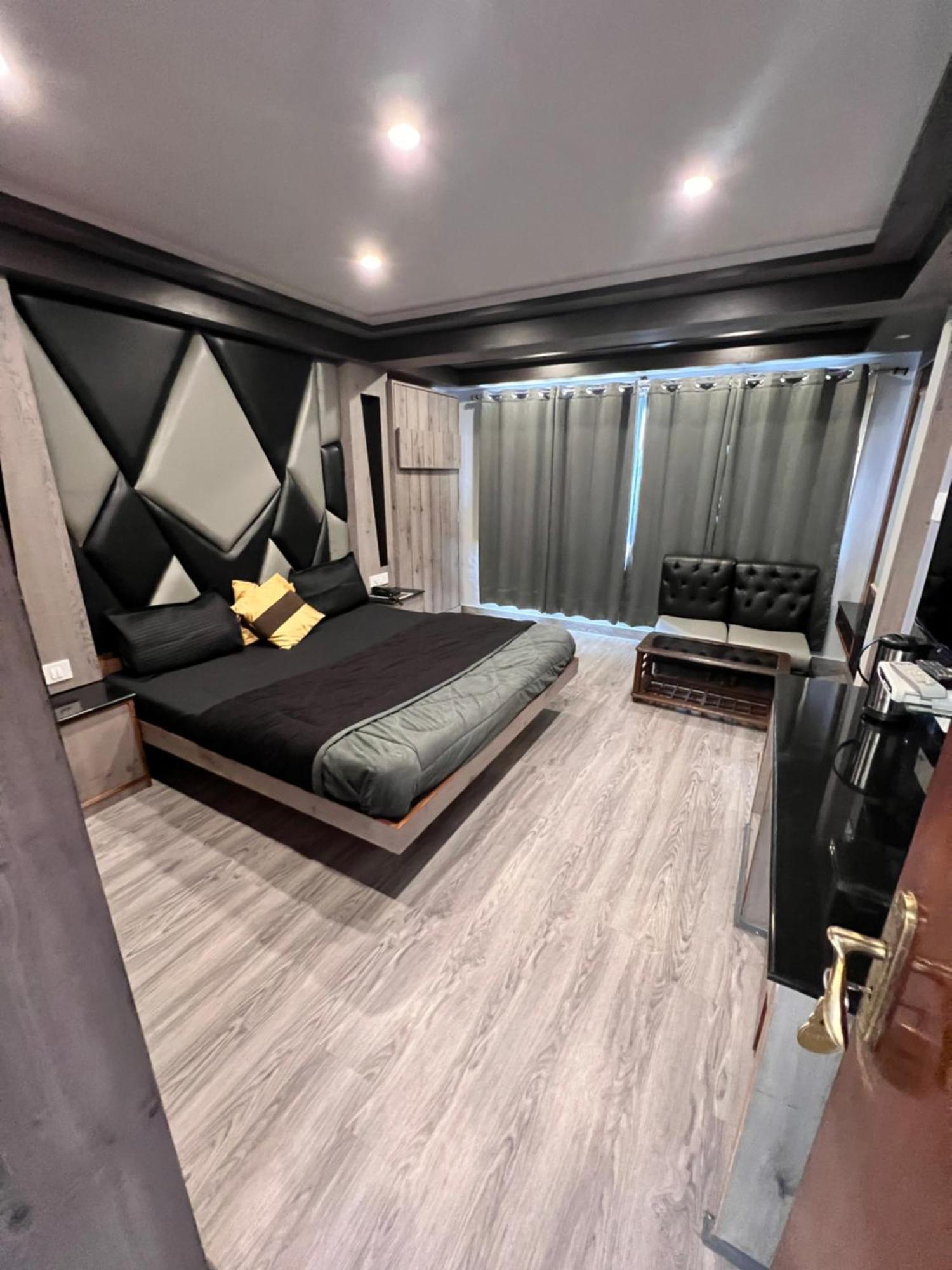 Hotel Victory Шимла Екстериор снимка
