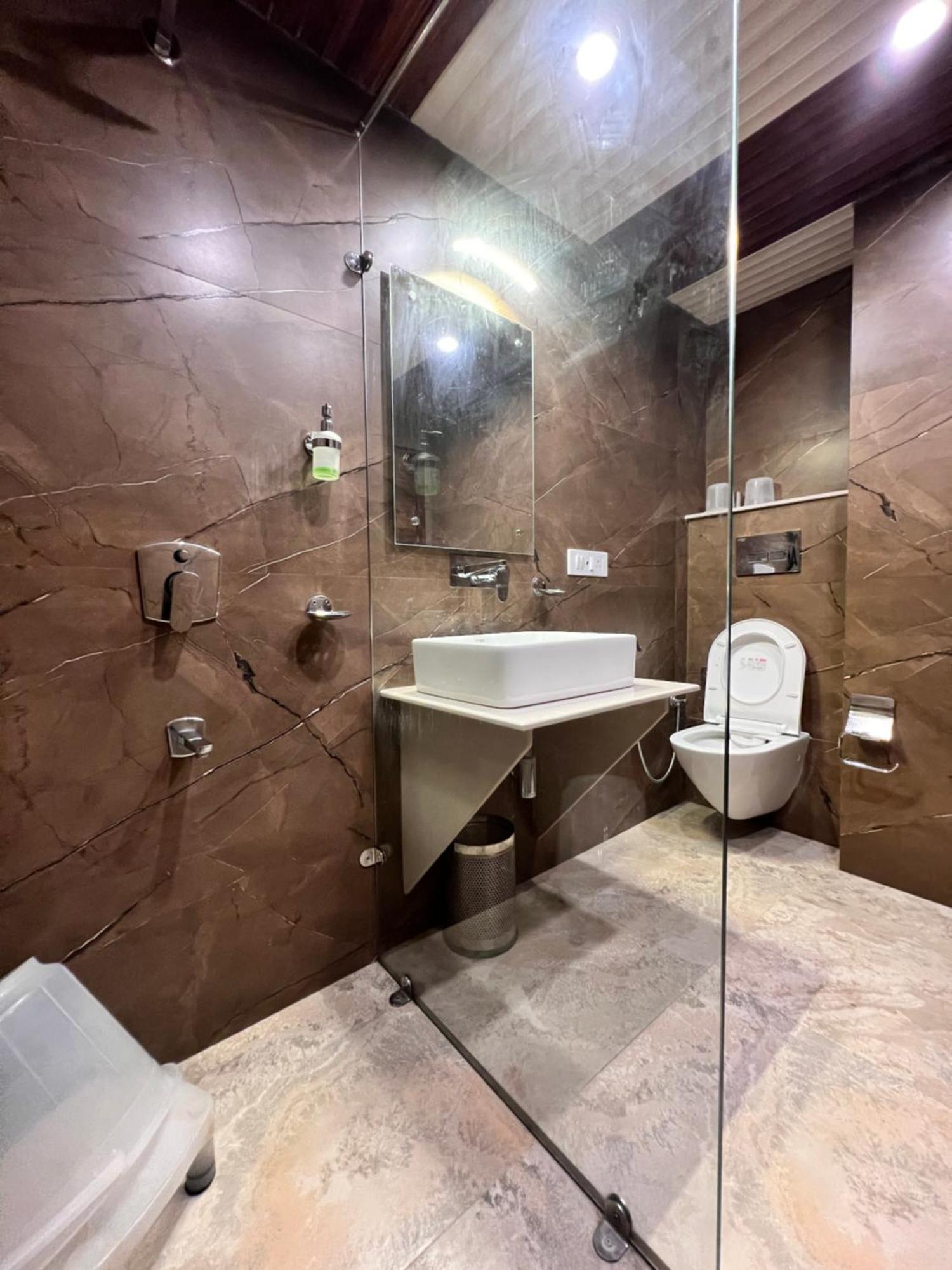 Hotel Victory Шимла Екстериор снимка