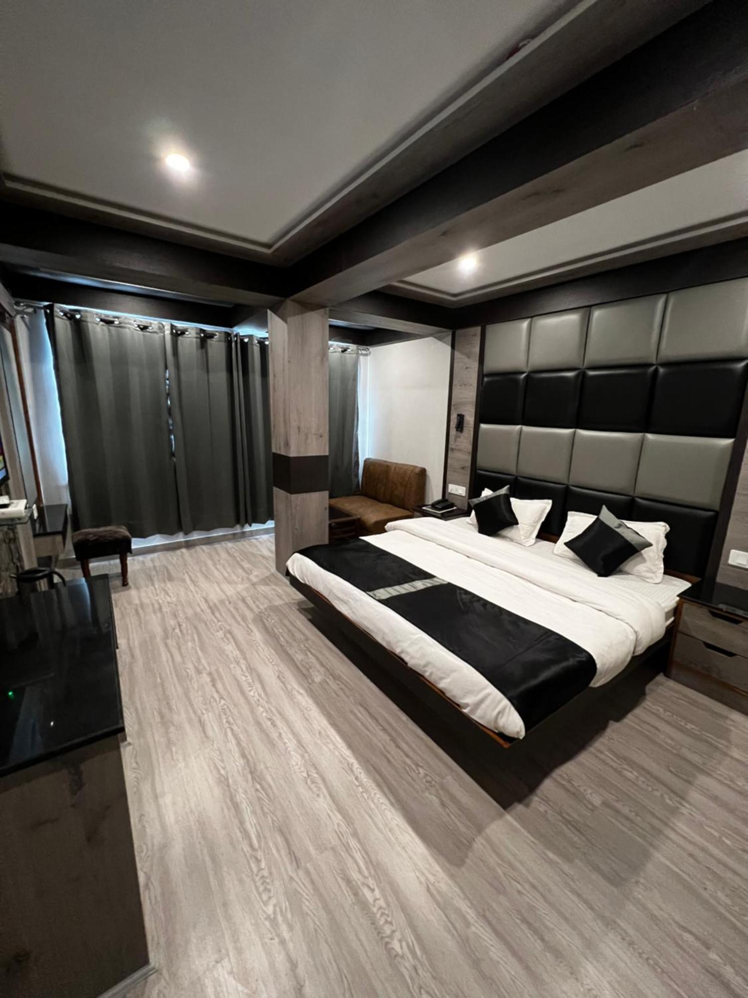 Hotel Victory Шимла Екстериор снимка