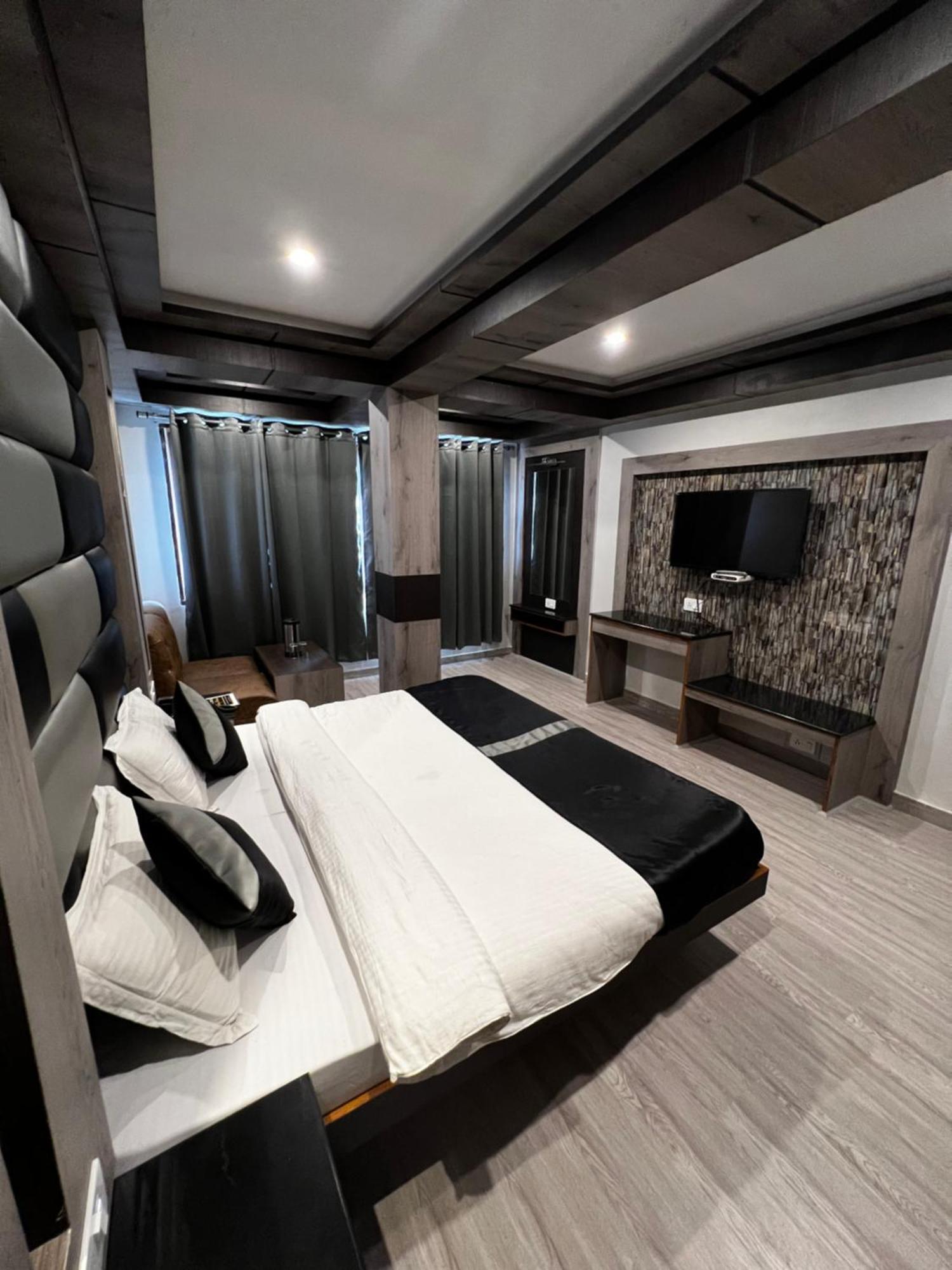 Hotel Victory Шимла Екстериор снимка
